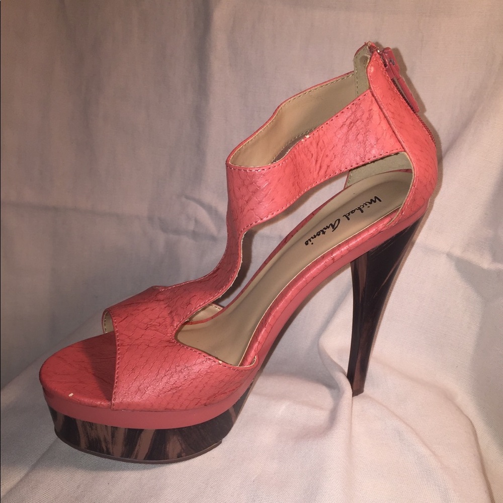 Michael Antonio T-Straps Coral